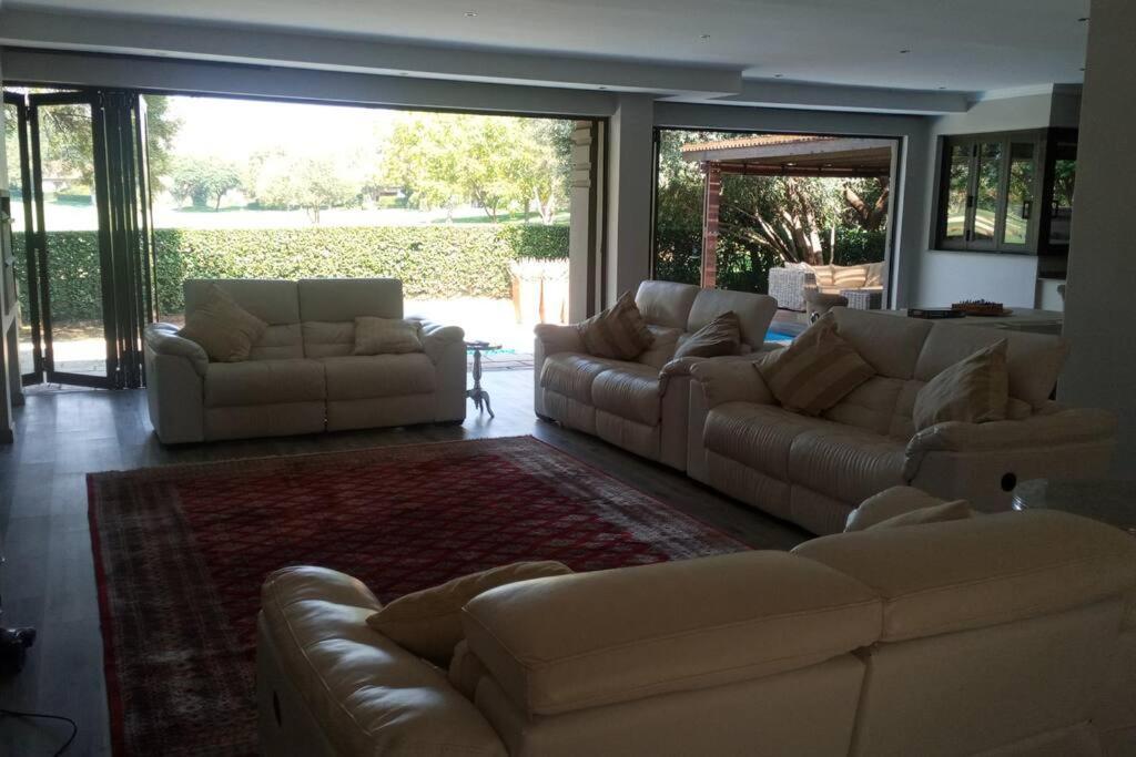 Pecanwood Estate Luxury Villa 5 Bedrooms With Pool Hartbeespoort Extérieur photo