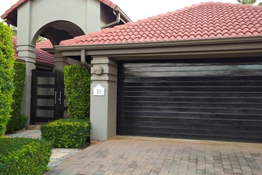 Pecanwood Estate Luxury Villa 5 Bedrooms With Pool Hartbeespoort Extérieur photo